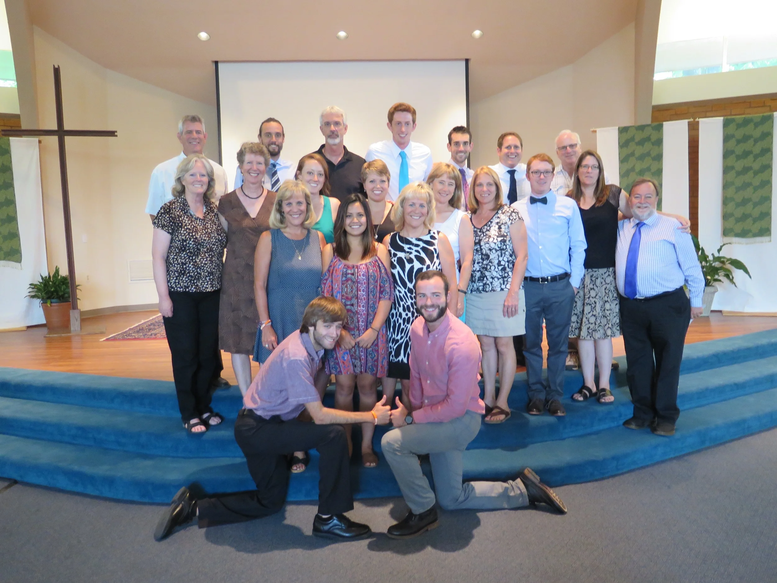 Top: David T., Sam, Harold, Trevor, Phil, Scott, Bill Middle: Shari, Debbie, Hillary, Susanna, Kris, Janice, C.J., Cindy, Dirk Front: Cathy, Nadine, Carol Kneelers: Dylan & Geoff
