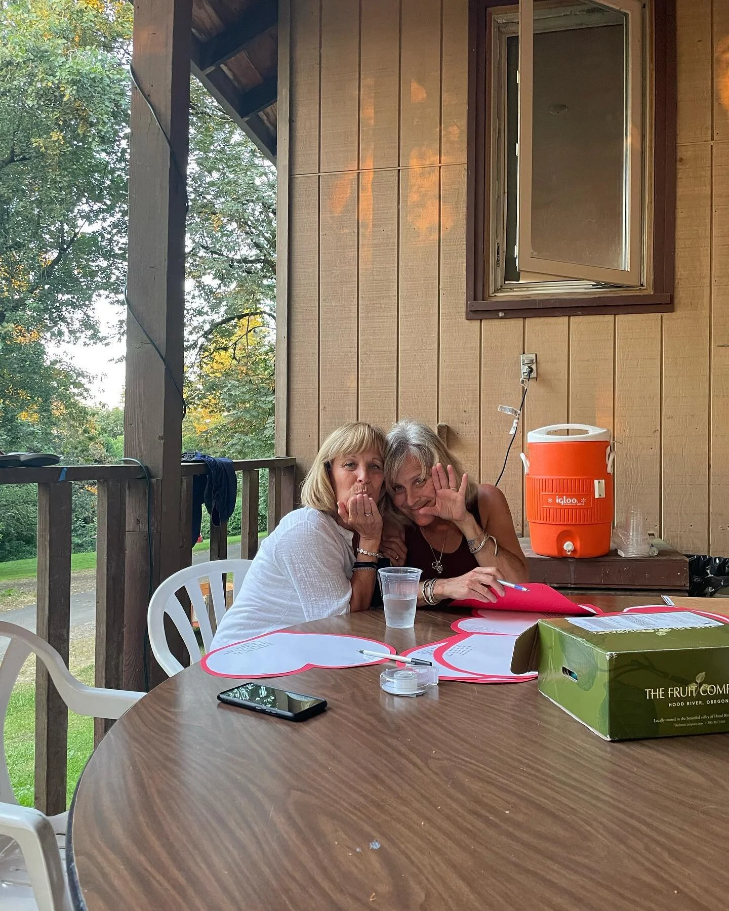 Some moments from our retreat time in the beautiful Columbia River Gorge. We’re rested and looking forward to seeing you at our last two shows in Napa (7/29) and Los Altos (7/30)! #weave2022 #laumc #starfiresingers #starfire