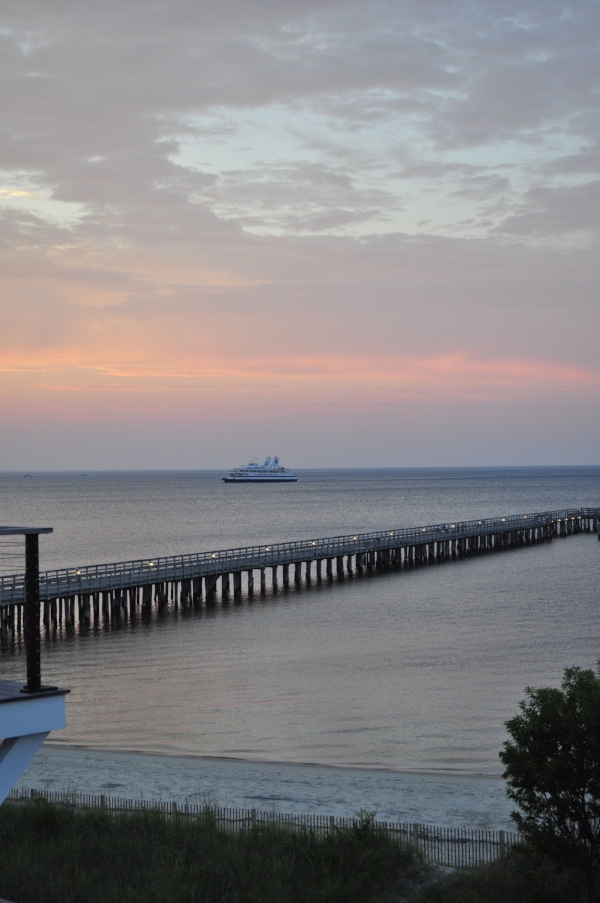 pure gorgeousness: the lewes-cape may ferry coming into port