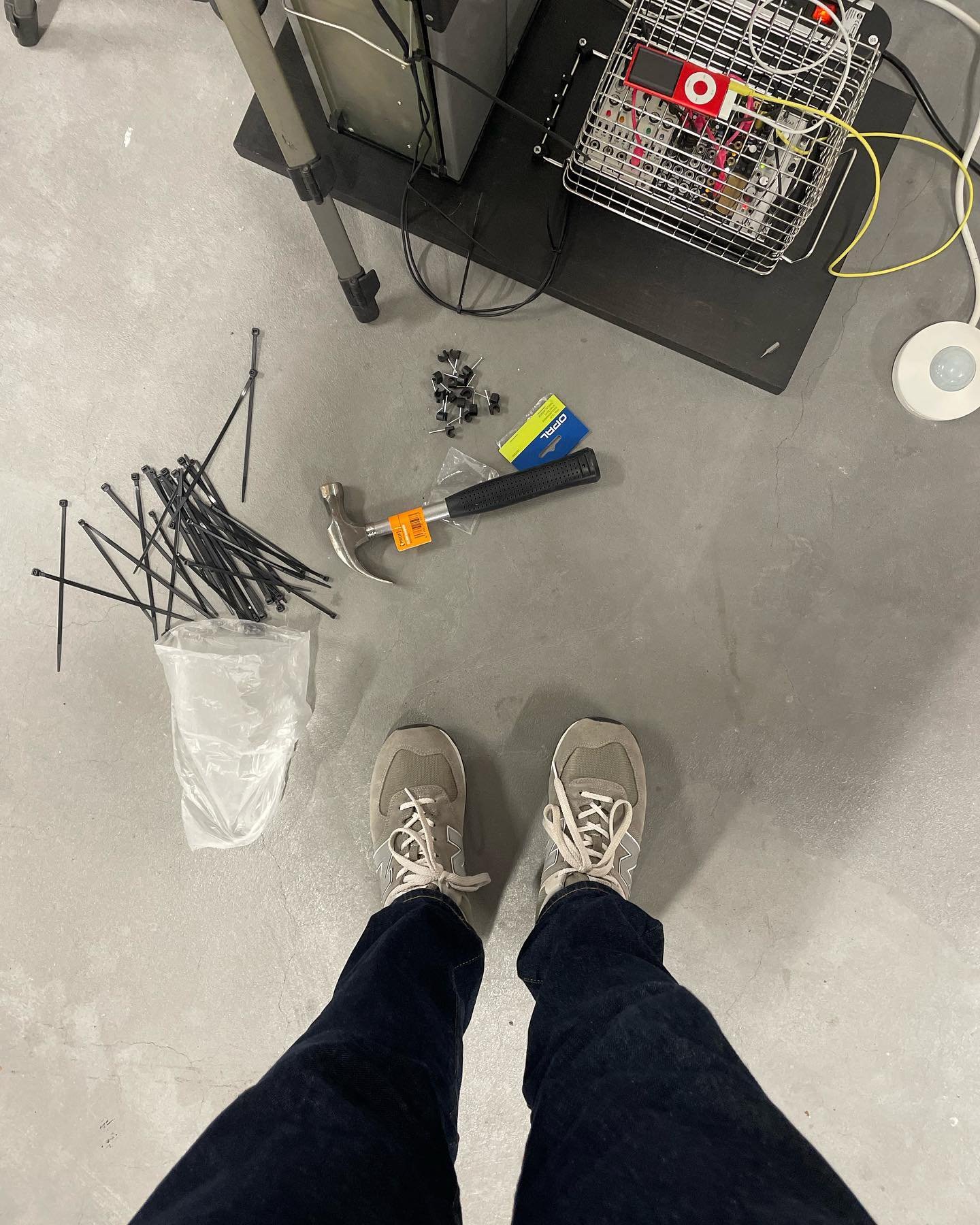 K&auml;vin t&auml;n&auml;&auml;n asentamassa FLASH4-valotaidebiennaalia varten tekem&auml;ni teokseni Tampereelle. Tiiserin&auml; pari ei liian paljastavaa kuvaa&hellip; ✨😎 

FLASH4 - UUSI PIME&Auml;

N&auml;yttely avoinna yleis&ouml;lle 8.-24.11.20