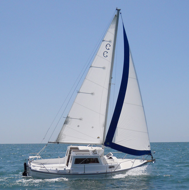 Com-Pac_23_Pilothouse_01.jpeg