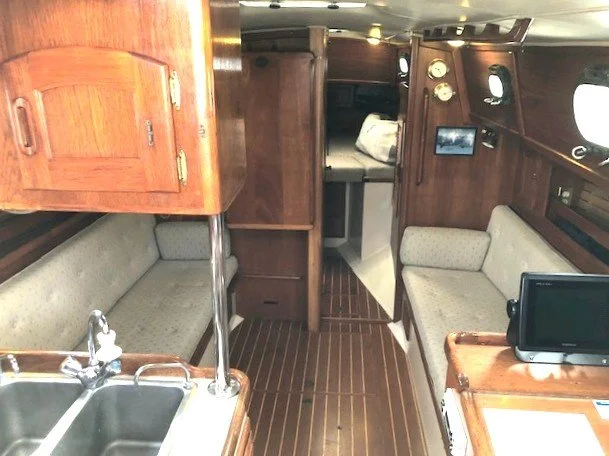 88PCS34 Main salon fwd view #3.jpg