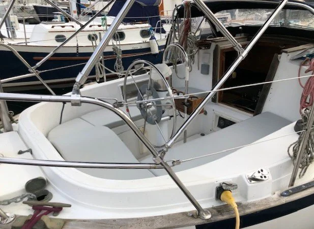 88PCS34 Cockpit #2.jpg