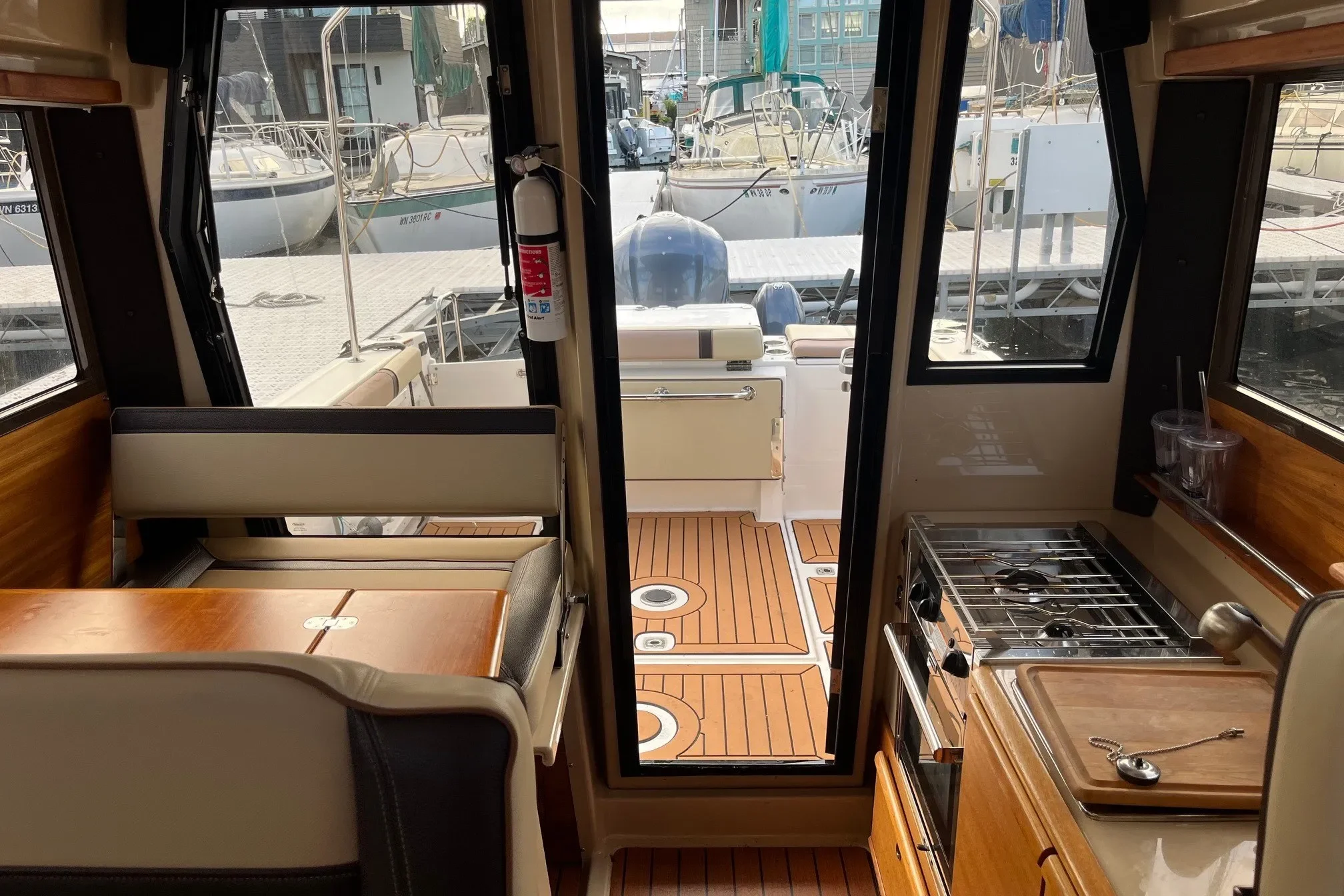 2019-ranger-tugs-r-27-power-10286700-20260813153826014-3.webp