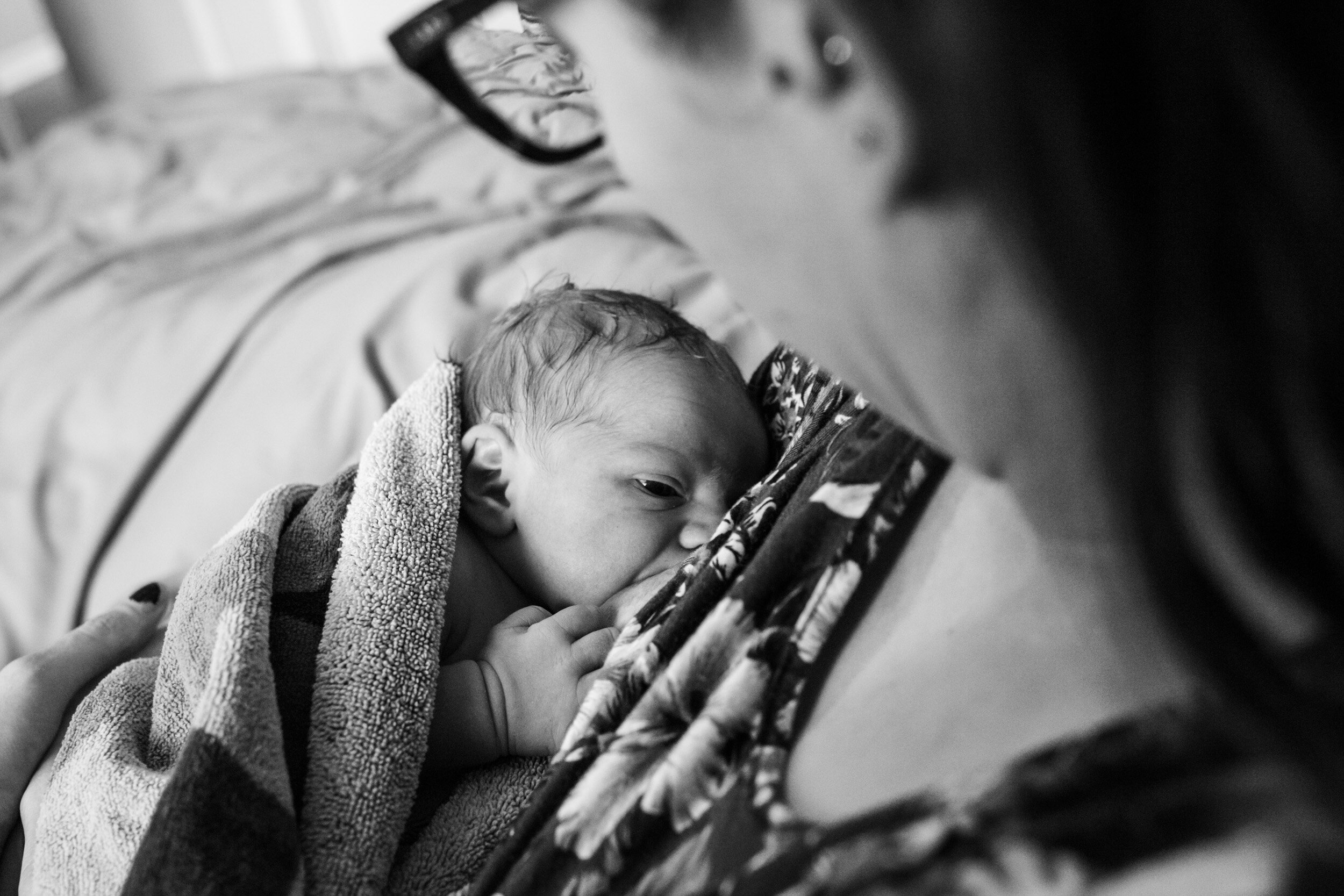 jacksonville beach mom breastfeeding baby just after birth