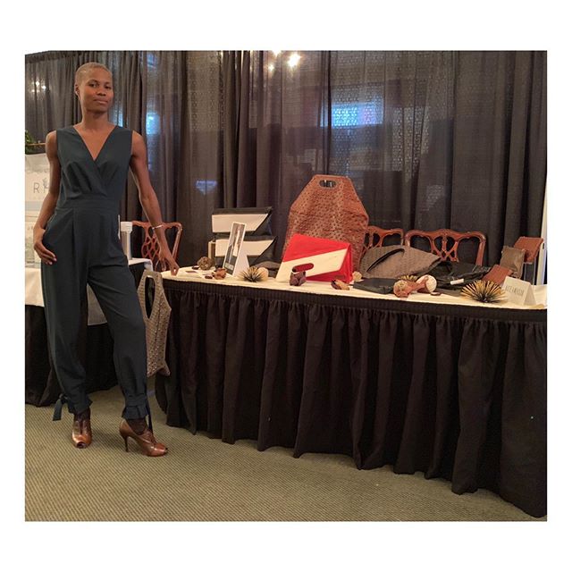 The lady standing with proud next to her own design bags! Thank you @the_powerofshe it has been a wonderful event again!🎊🙏🏽! More to come! Stay tune #fashiondesigner #leatherhandbags #katemensahdesigns #fitnesscoach #empoweringoneanother #thepower