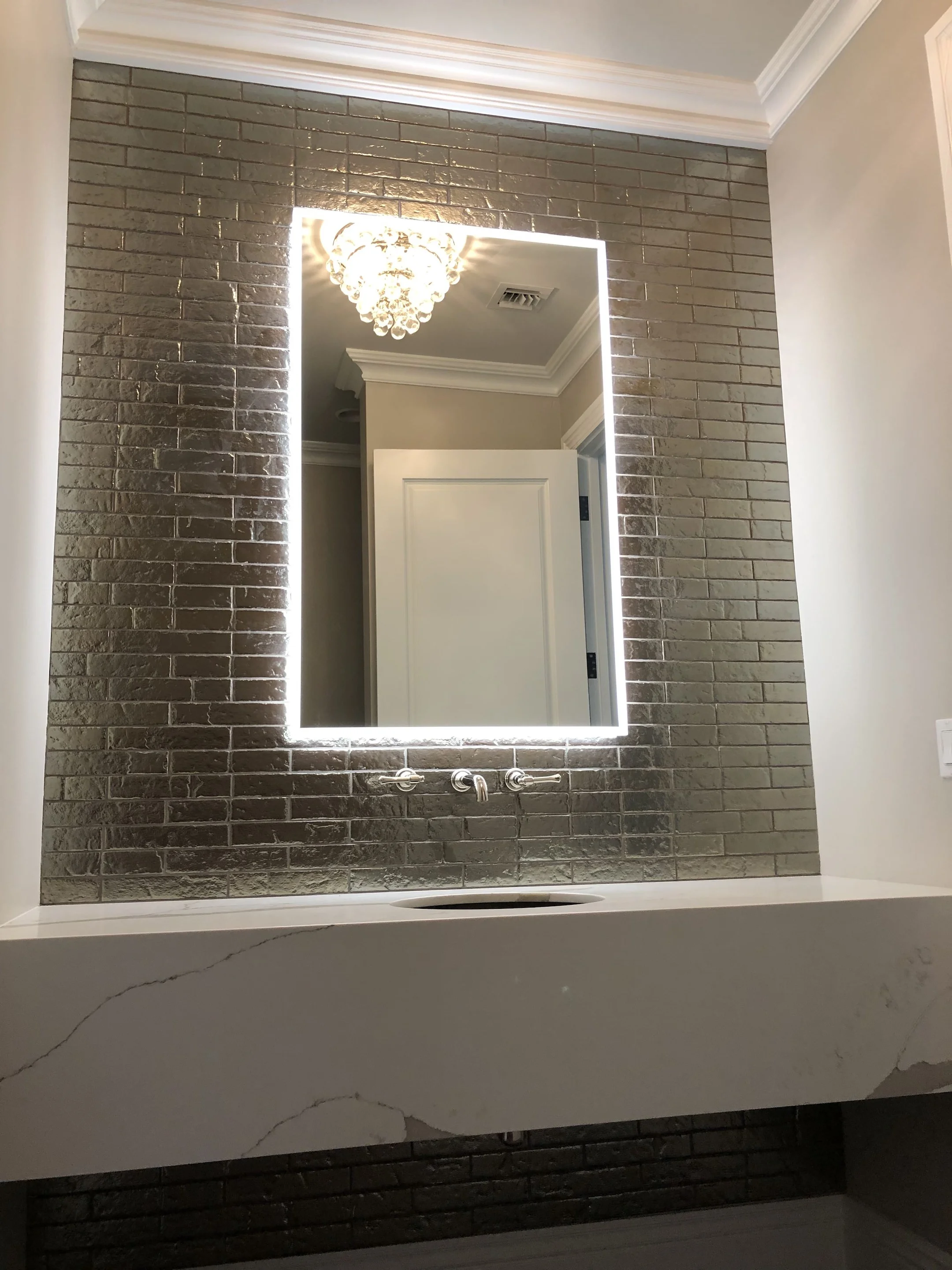 Powder_floating_mirror_1.jpg