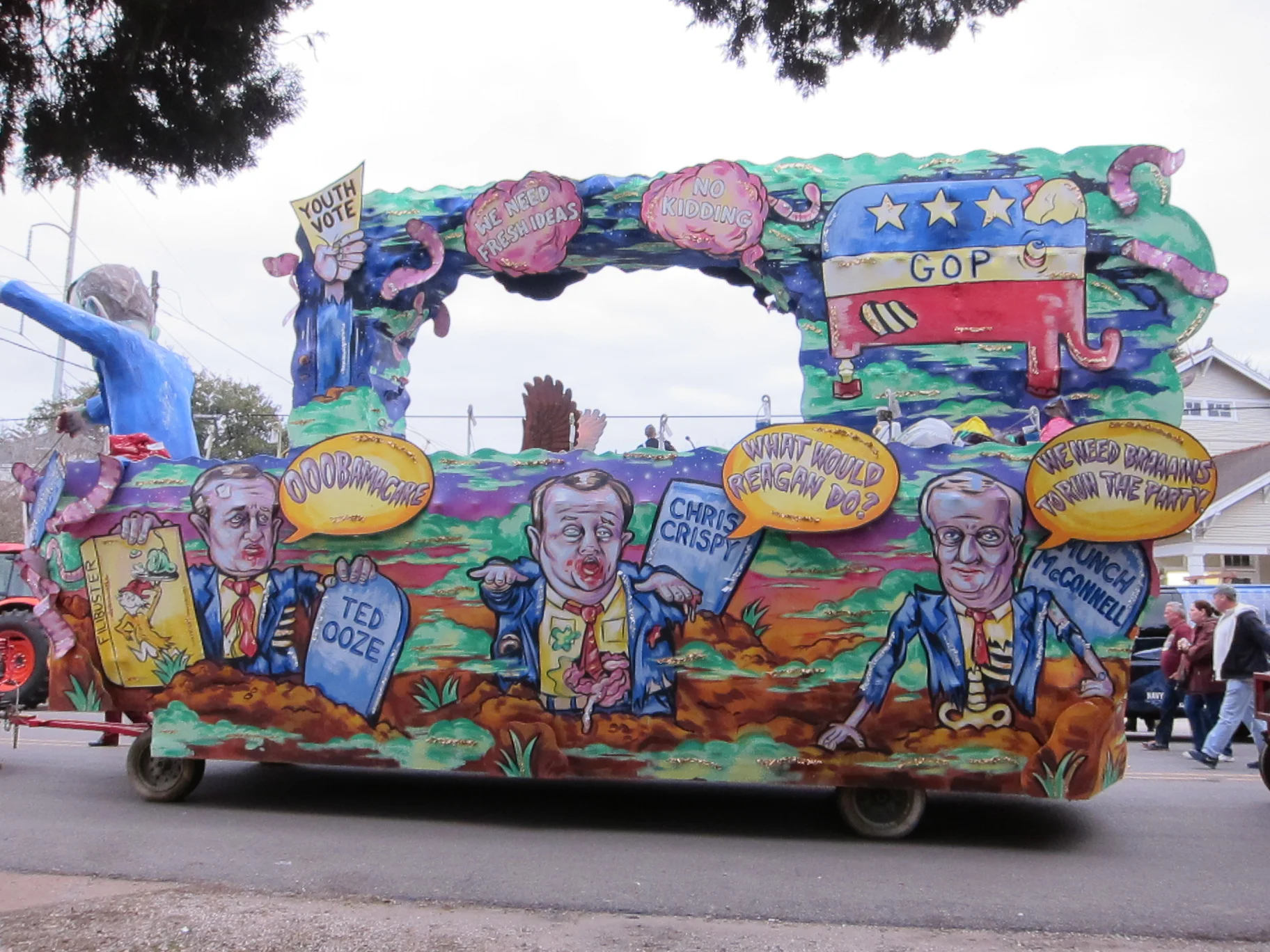 Krewe D'Etat 2014: "D'Etat Under the Influence" : Zombie