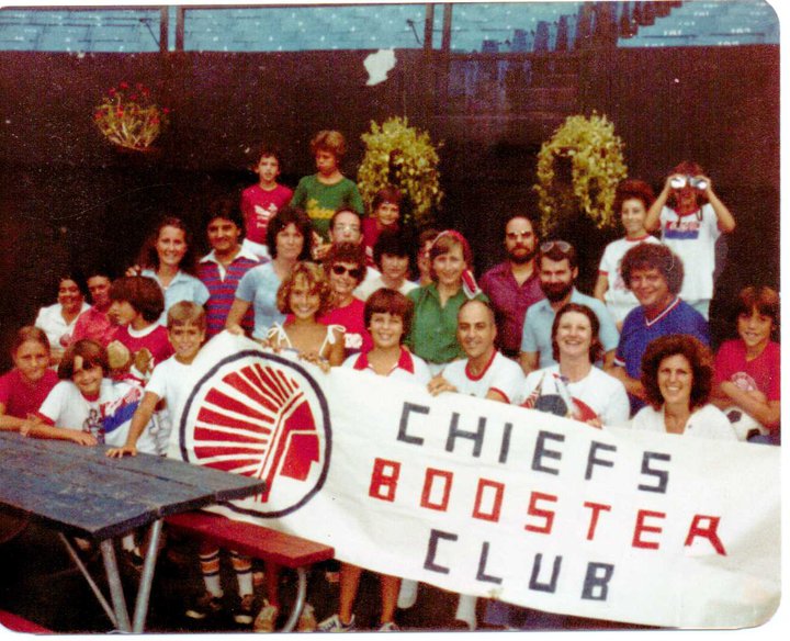 chiefs-booster-club-prior-to-dallas-tornado-game-august-17-1980.jpg