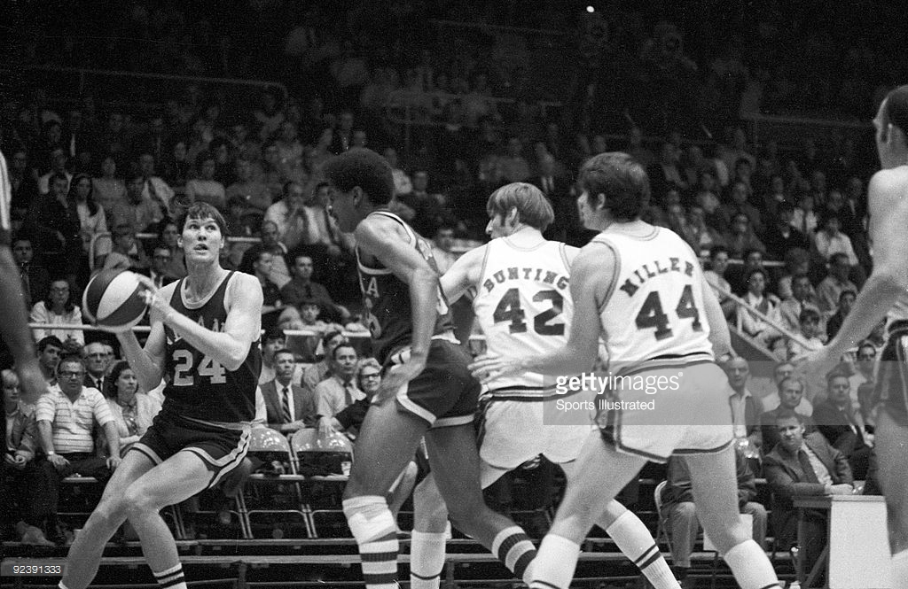 Pacers 69-70 Road Bob Netolicky, Cougars 4-10-1970.jpg