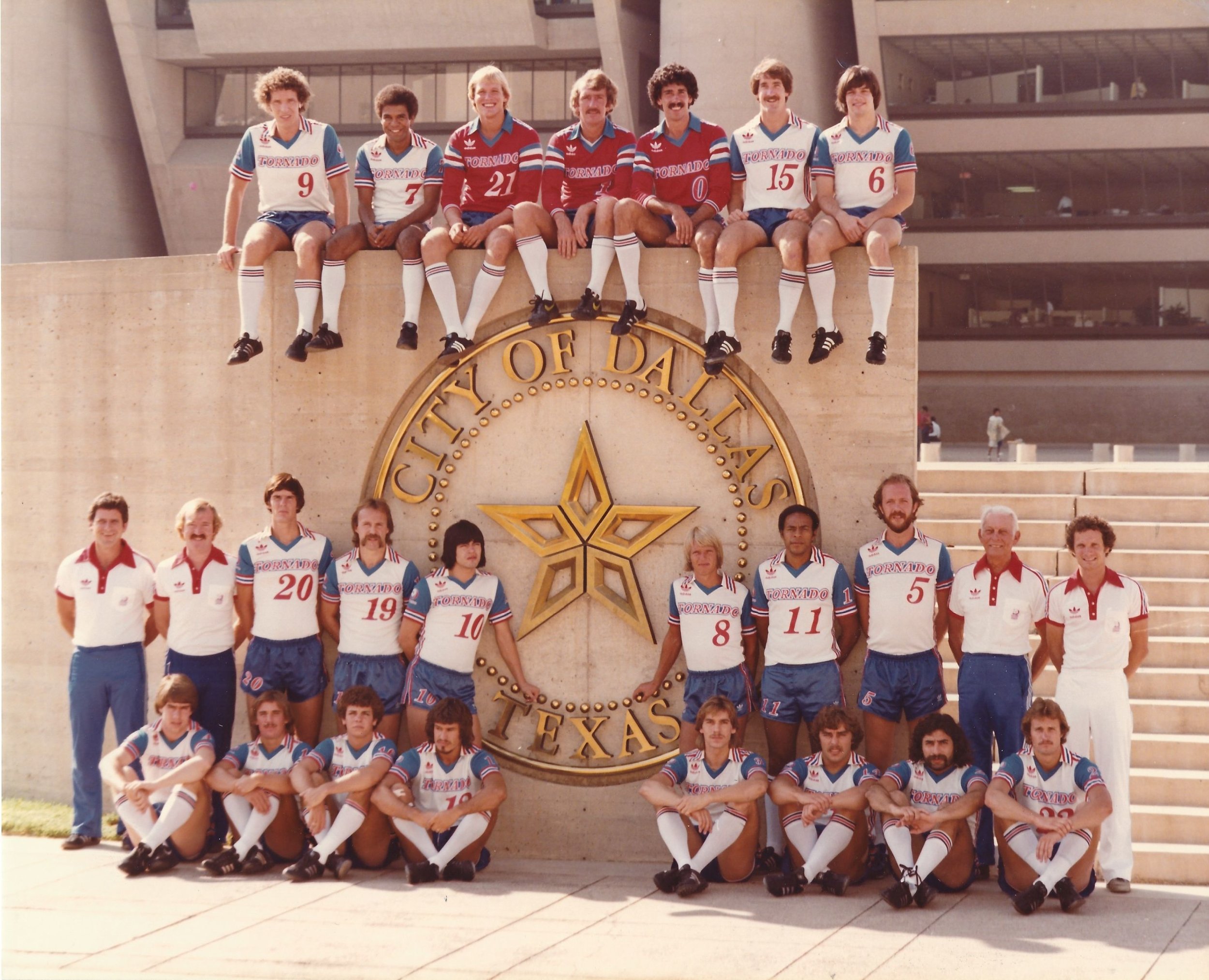 1980 NASL Dallas Tornado Team Picture.jpg