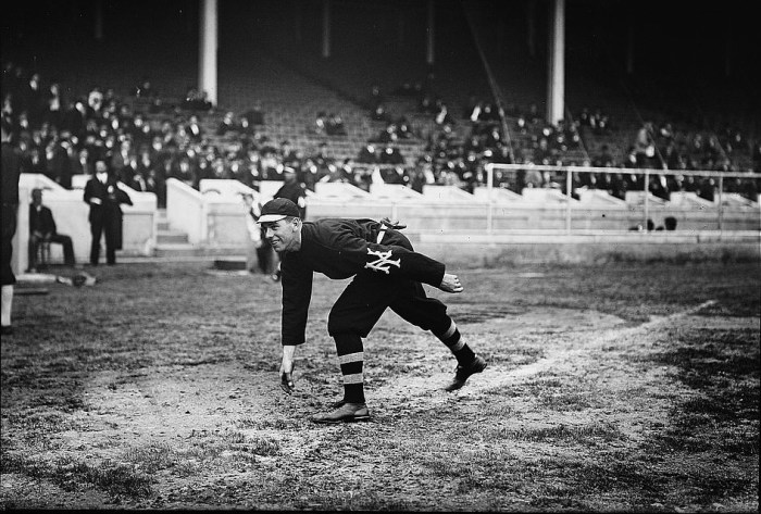 Fred-Snodgrass-warming-up-before-a-game-during-the-1911-World-Series-at-Shibe-Park-in-Philadelphia..jpg
