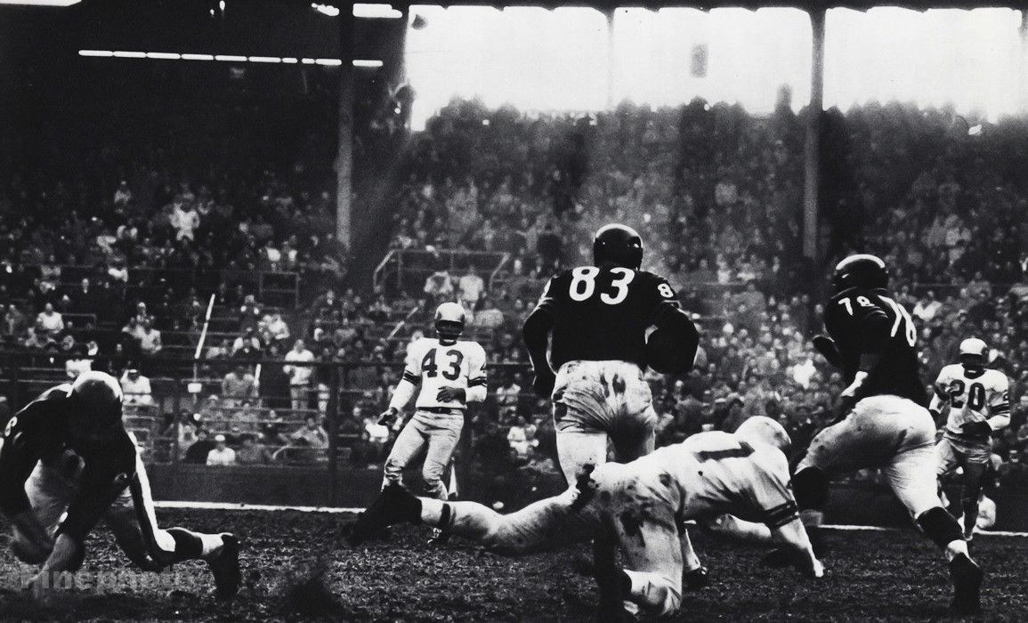 1950s-NFL-FOOTBALL-Chicago-Bears-Detroit-Lions.jpg