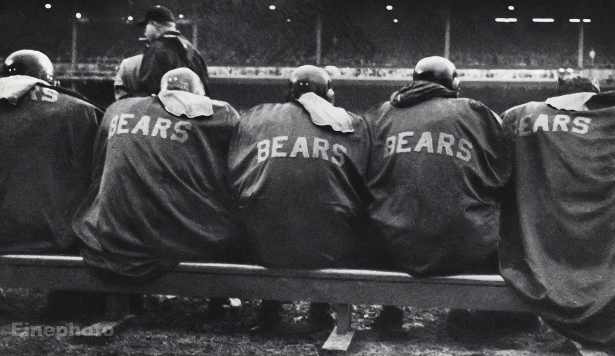 1950s-NFL-FOOTBALL-Game-Bench-CHICAGO-BEARS-Athletes.jpg