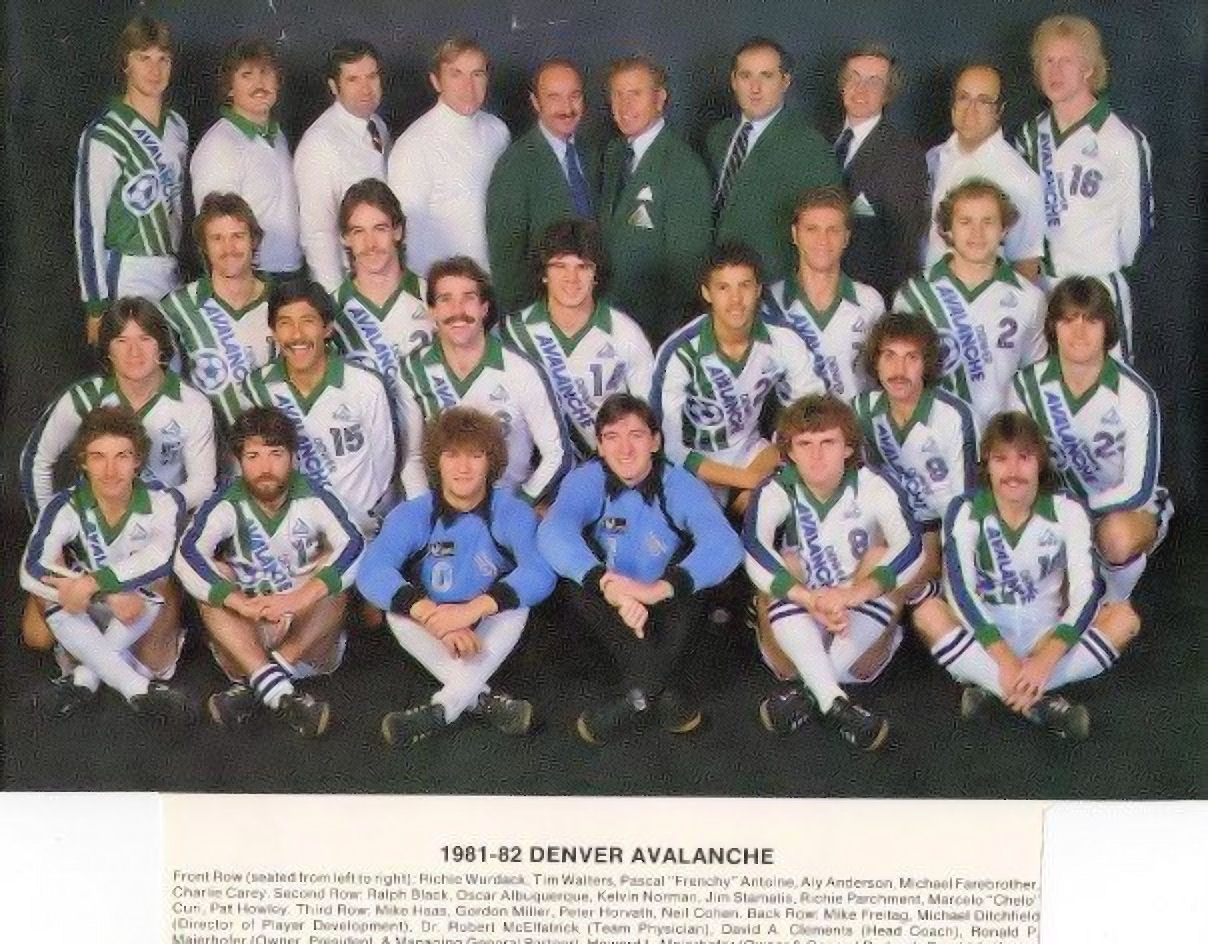 Avalanche 81-82 Road Team.jpg