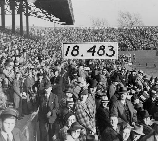 Large-crowd-at-League-Park-1938.jpg