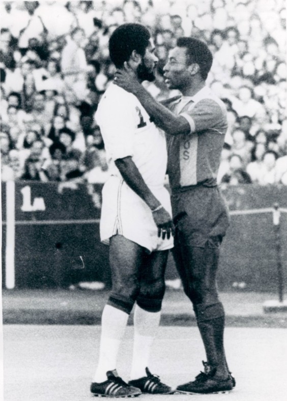 Minutemen 75 Home Eusebio, Cosmos 06-21-1975.jpg