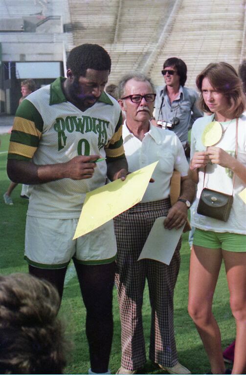 Rowdies 76 Home Clyde Best, Fans.jpg