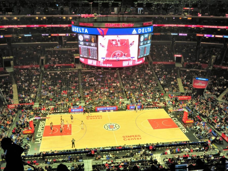 Overview-of-Clippers-Game-900x675.jpg