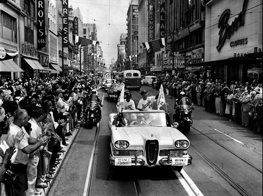 dodgers-welcome-parade-in-los-angeles-1958-dan-haraga.jpg