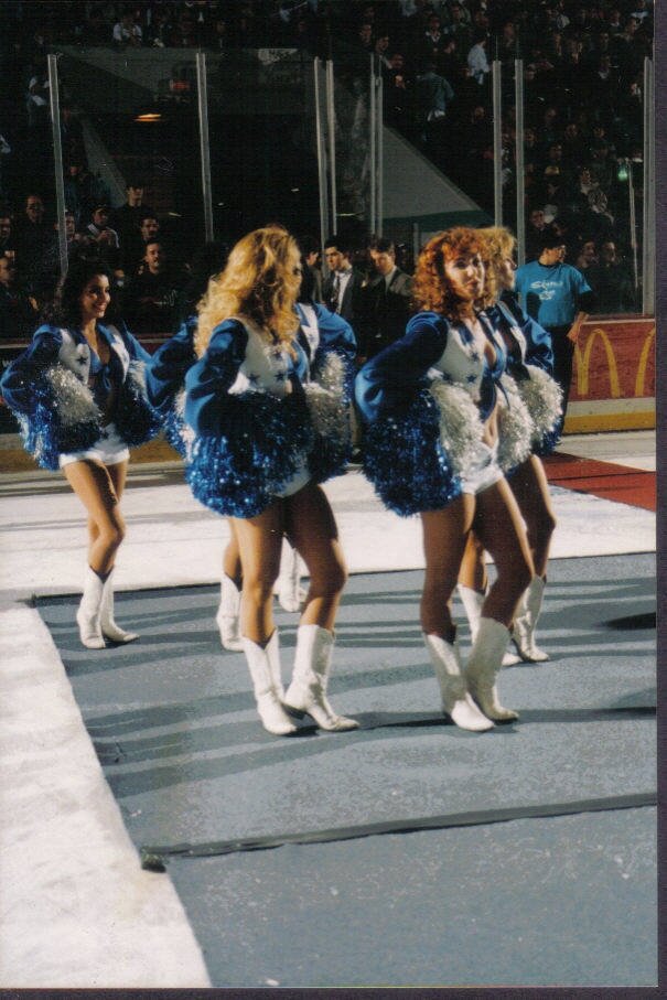 dallas-cowboy-cheerleaders.jpg