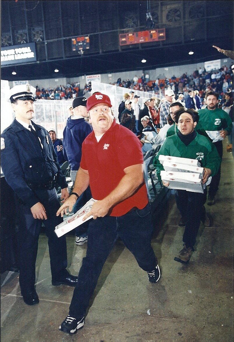 donatos-pizza-toss.jpg