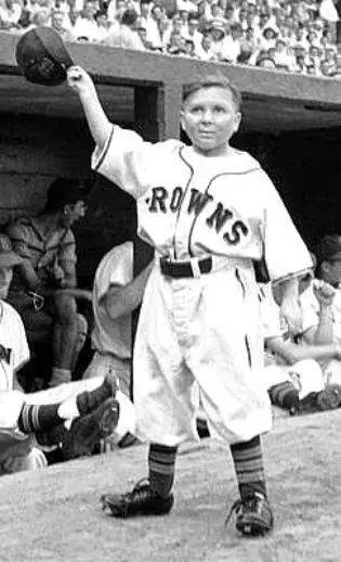 Eddie-Gaedel-1951-St.-Louis-Browns.jpg