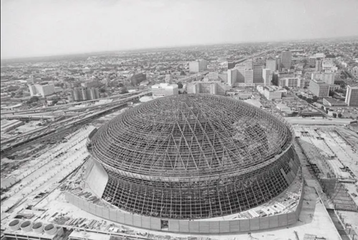 Screenshot 2022-11-06 at 16-50-05 Superdome-construction-2.jpg (WEBP Image 563 × 378 pixels).png