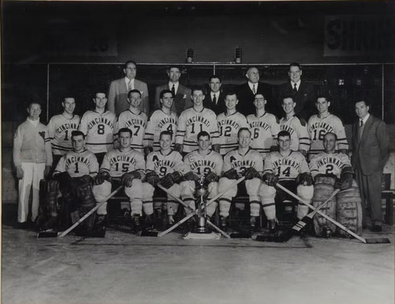 Screenshot 2023-03-26 at 21-40-12 Spectacular 1950s Cincinnati Mohawks Team Hockey Display EBTH.png