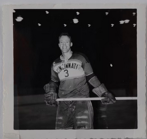 Screenshot 2023-03-26 at 21-53-35 Four 1950s Original Cincinnati Mohawks Player Hockey Photos EBTH.png