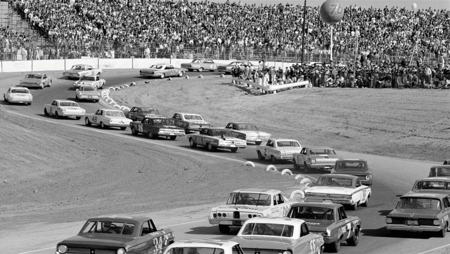Screenshot 2023-04-16 at 21-16-06 NASCAR-Riverside-International-Raceway-Stock-car-racing-Vintage-race-cars-Vintage-photography-1960s.jpg (JPEG Image 1164 × 658 pixels).png