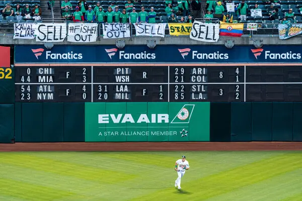 Screenshot 2023-05-21 at 21-23-33 03mlb-oakland-banners-clvk-articleLarge.jpg (WEBP Image 600 × 400 pixels).png