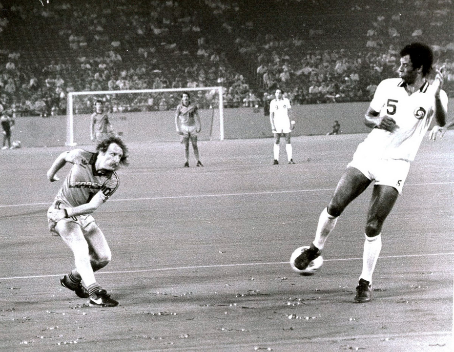 Screenshot 2026-04-12 at 19-43-20 Express 80 Road David Bradford Cosmos.jpg (JPEG Image 1200 × 930 pixels) — Scaled (77%).png