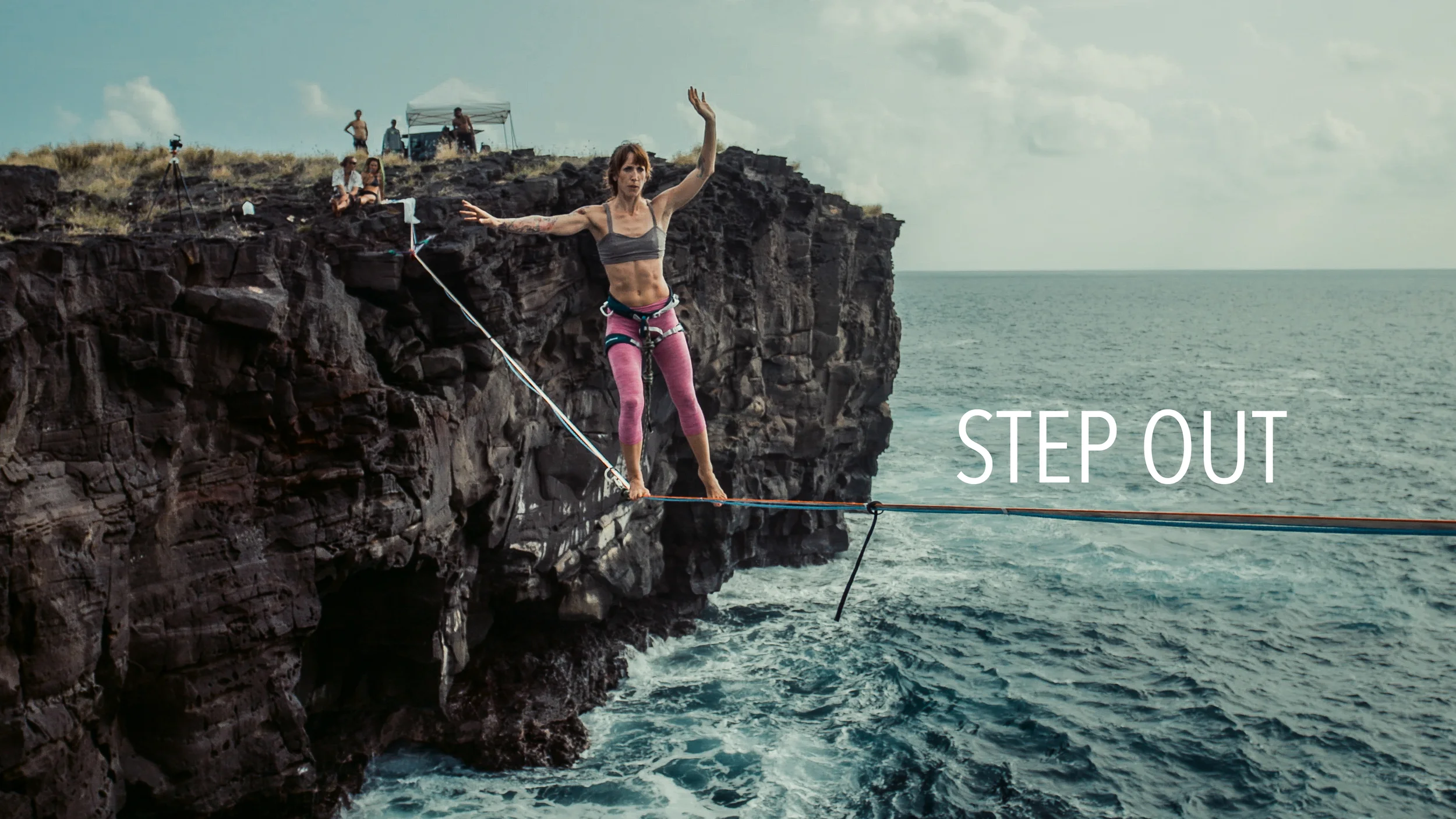 Step Out - Highline Slackine in Hawaii