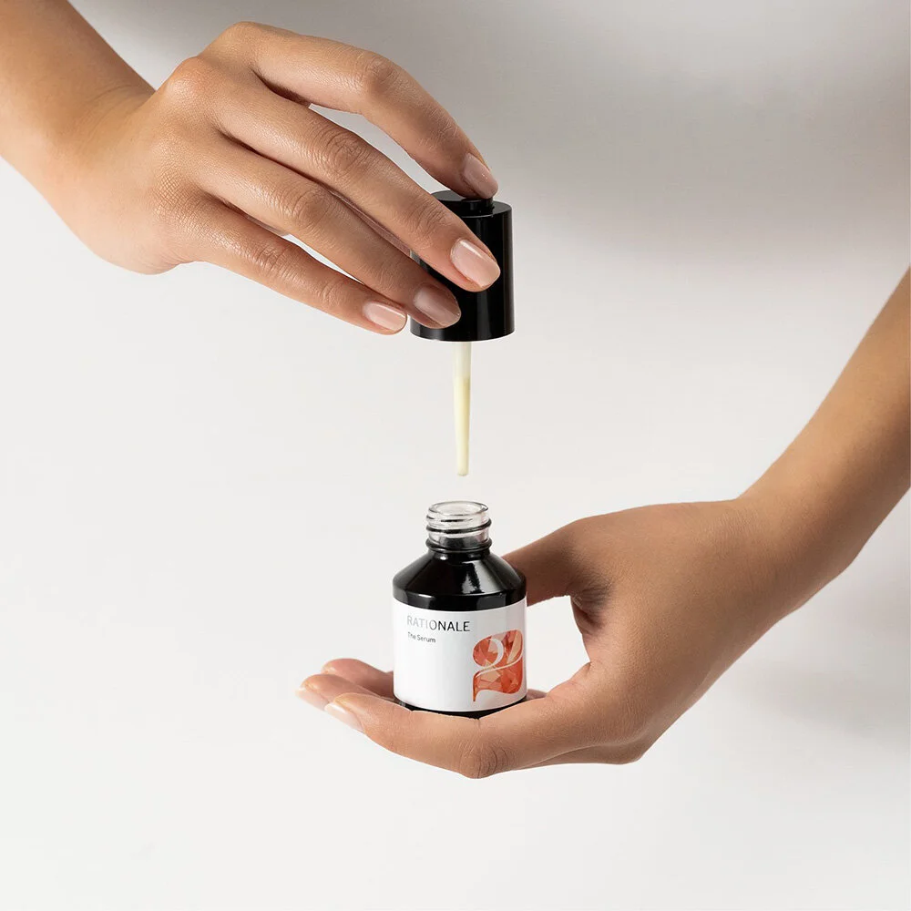 2-SERUM InHand.jpg
