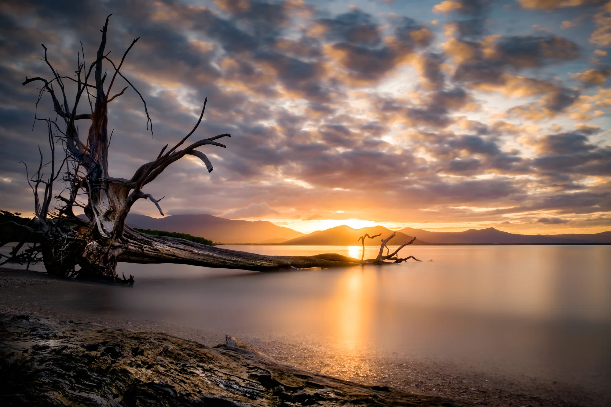 One of my first efforts exploring the Fujifilm X-T10 before Japan. Looking back at Cairns (Australia) over Trinity Inlet.Fujifilm X-T10 with XF18-55mmF2.8-4 – 18mm – F13 – 20sec – ISO200