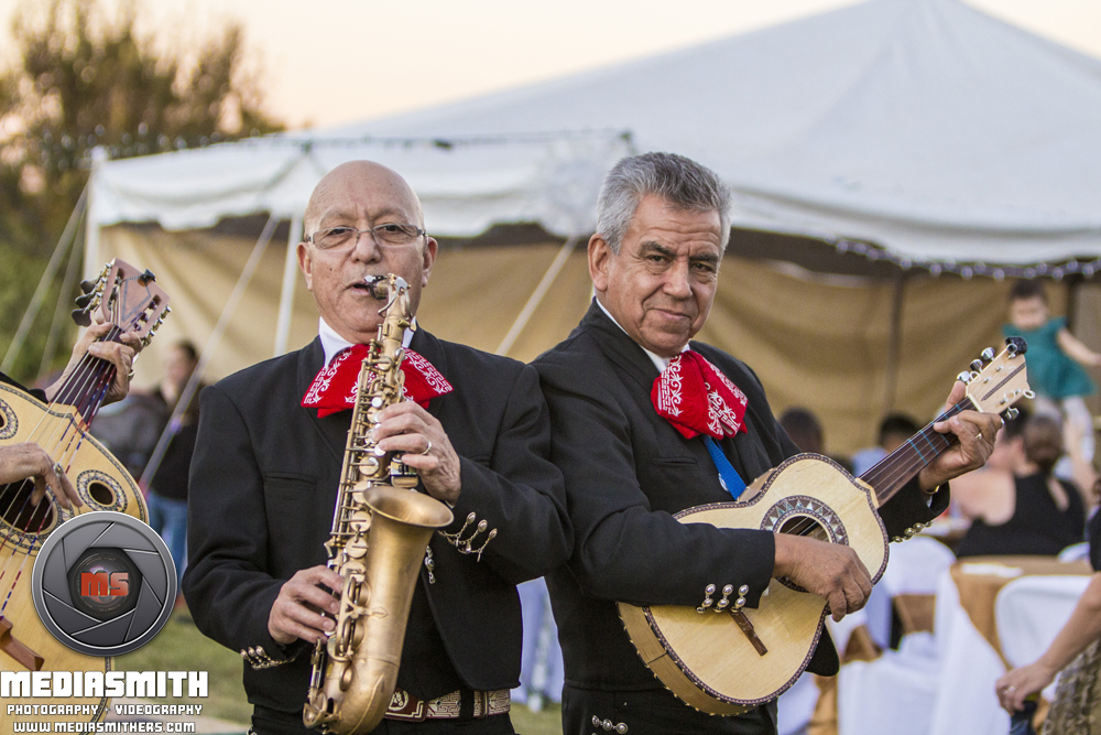 Anniversary Photography: The Mariachi Band
