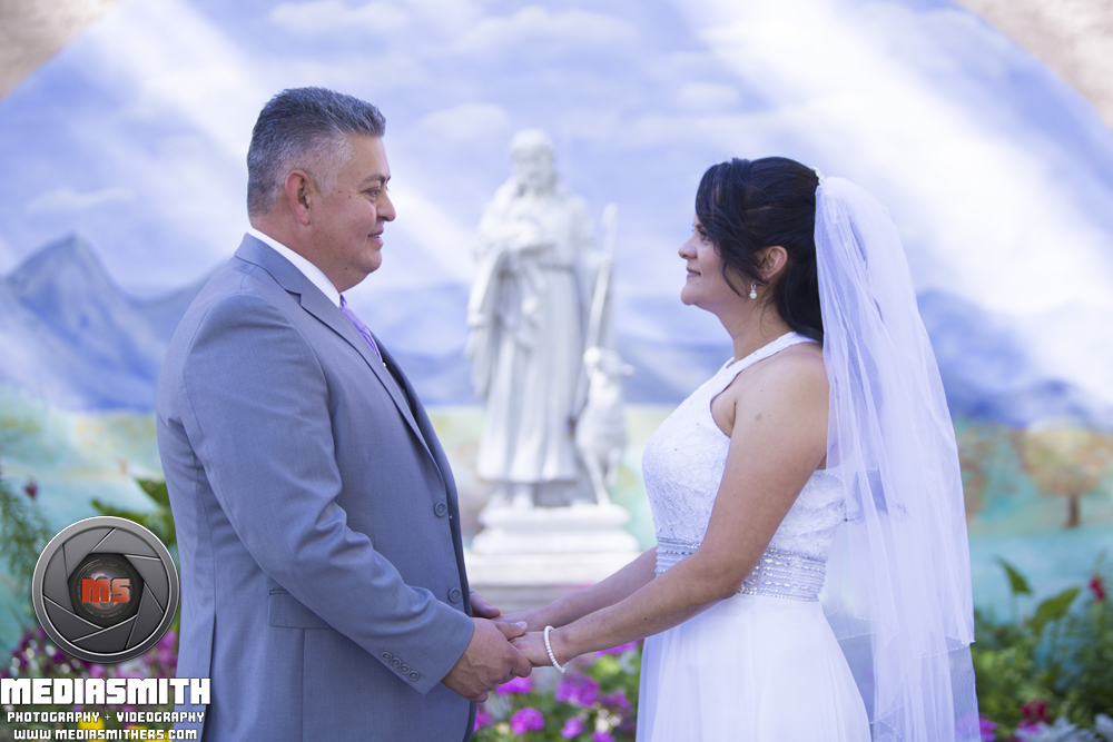 Wedding_Photography_Phoenix_AZ_Wife_Husband_Hold_Hands