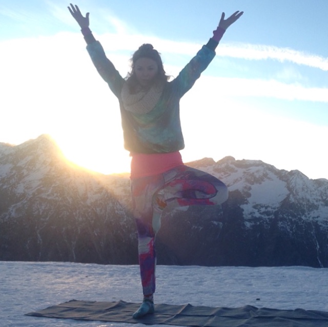 yoga-posture-arbre-ski.jpg