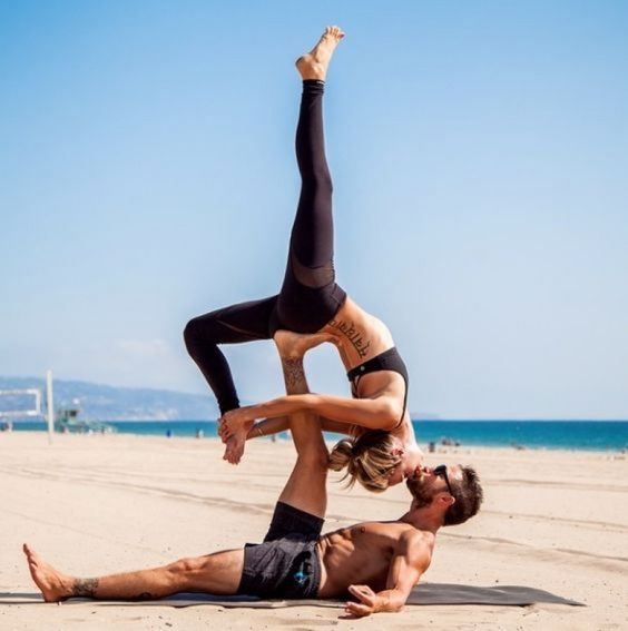 yoga-duo-couple-acro.jpg