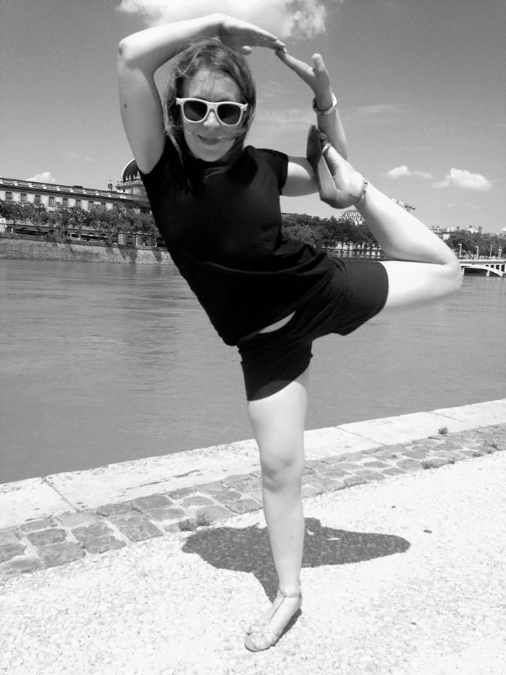 MARINE Sportive passionnée, Marine est une véritable hyper active : fitness, crossfit, running, danse, boxe, escalade... Le yoga : une vraie révélation bien-être, qui lui permet de se recentrer, se poser et de gagner en souplesse, concentration, et équilibre au quotidien, dans ses nombreuses activités. Ambassadrice OLY Be à Lyon c'est pour elle une chance formidable d'approfondir sa pratique, mais surtout une aventure humaine pleine d'émotions et de partage !