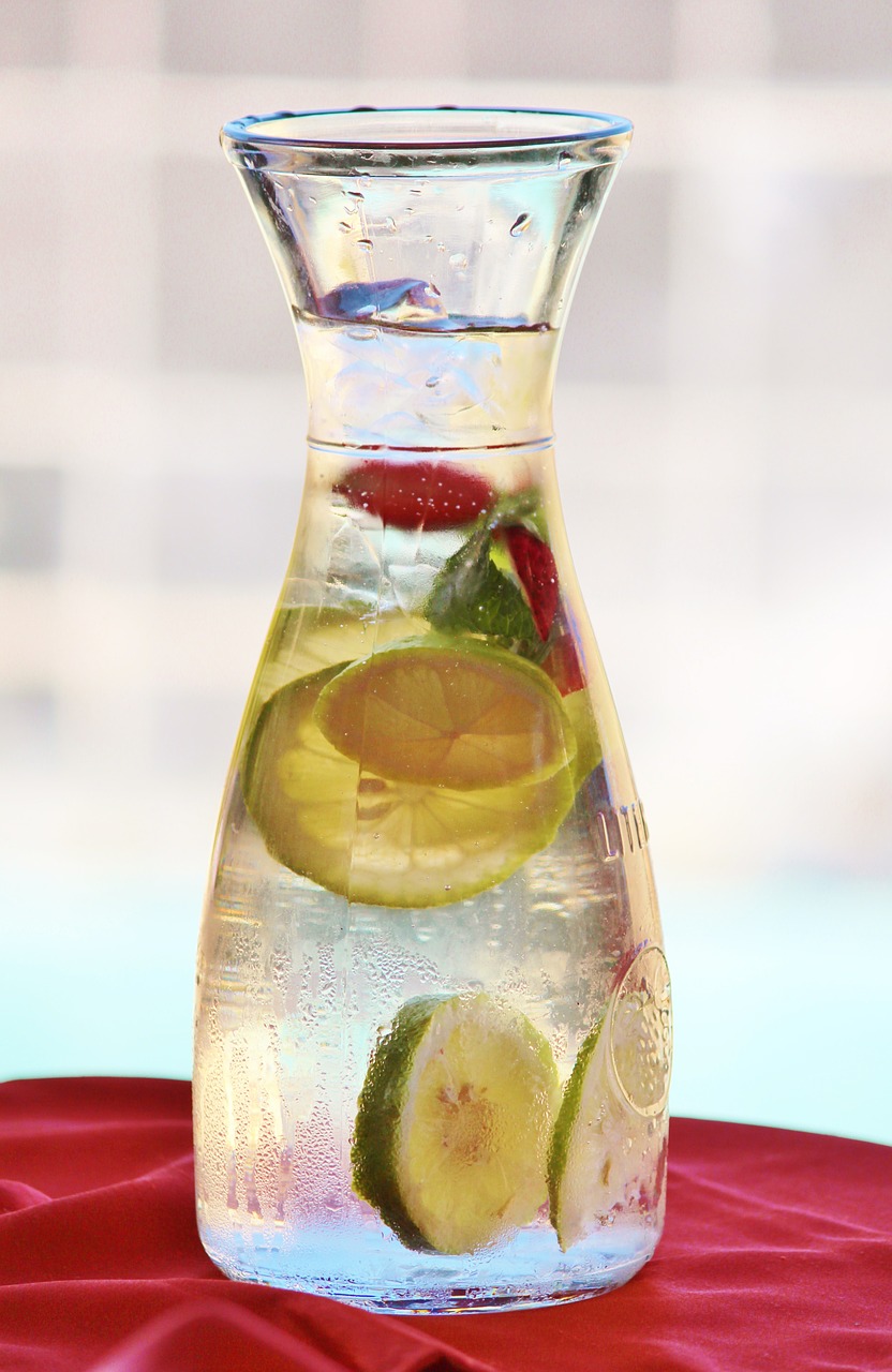 Glass-Carafe-Water-Strawberry-Lemon-Carafe-Drink-505203.jpg