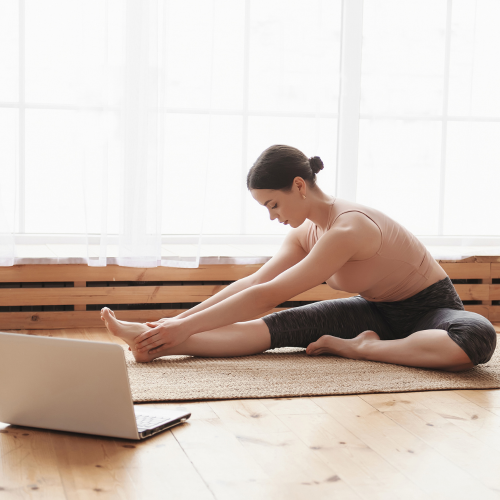 Comment bien pratiquer le yoga à la maison et en ligne ? - 