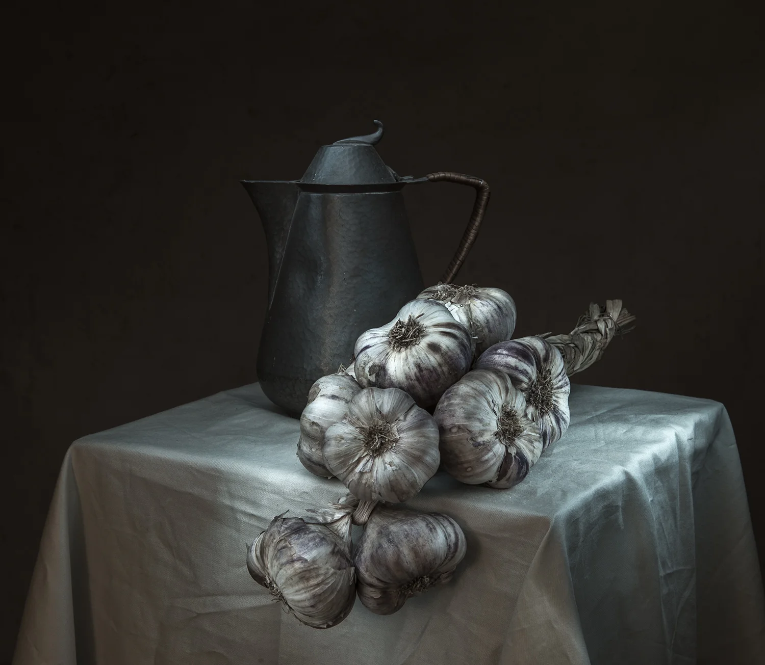 garlic rope_and_oil can-058web1500.jpg
