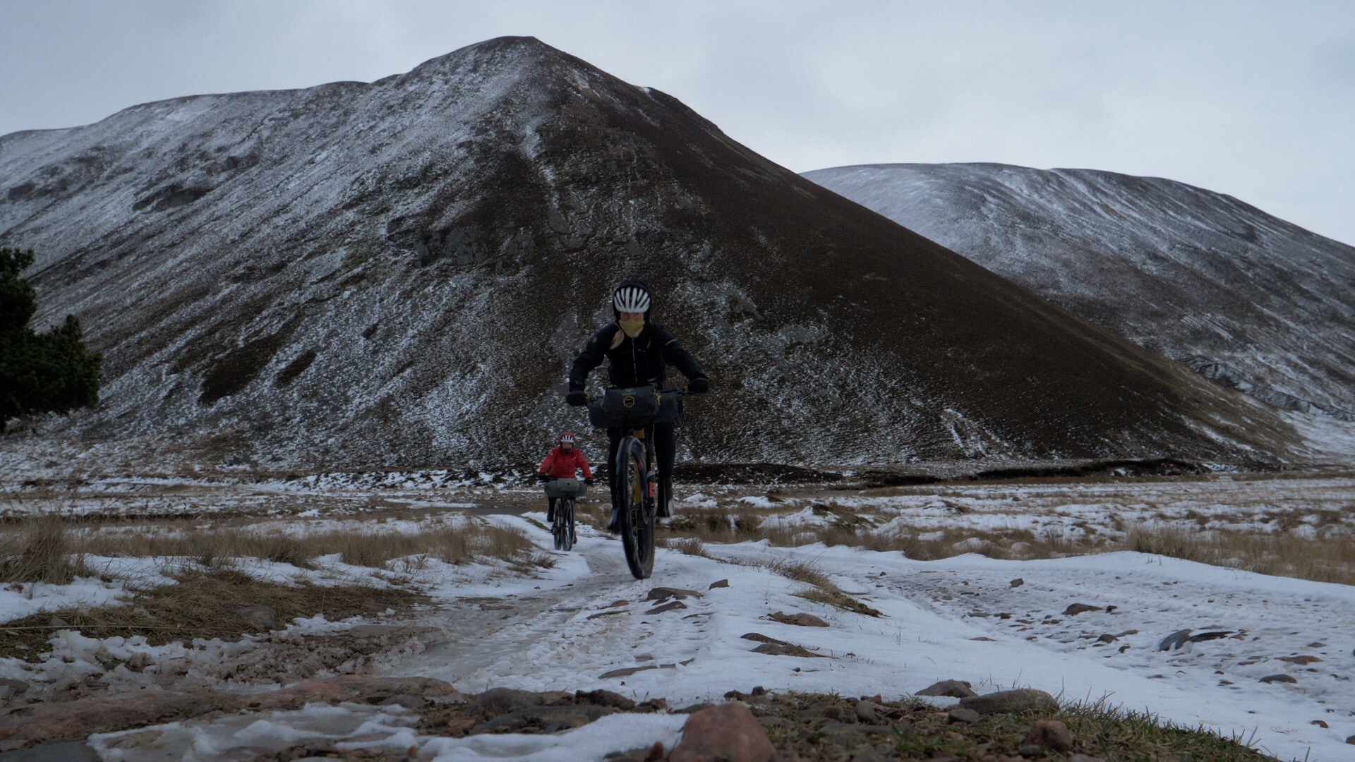 Le and Jenny mountains.JPG