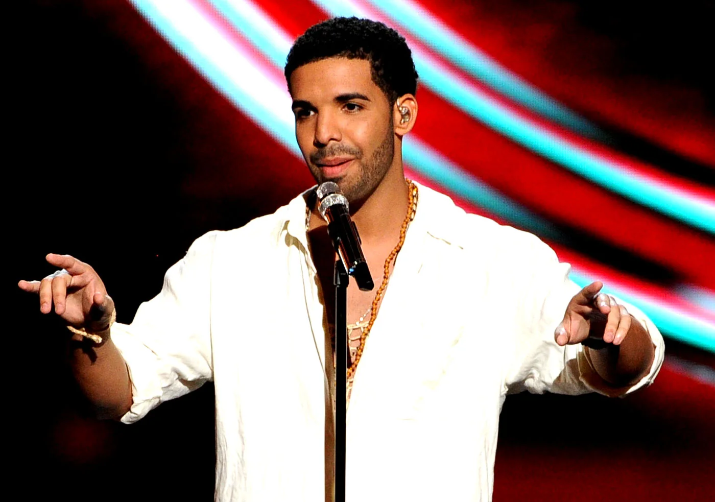 1405590080_drake-zoom.jpg