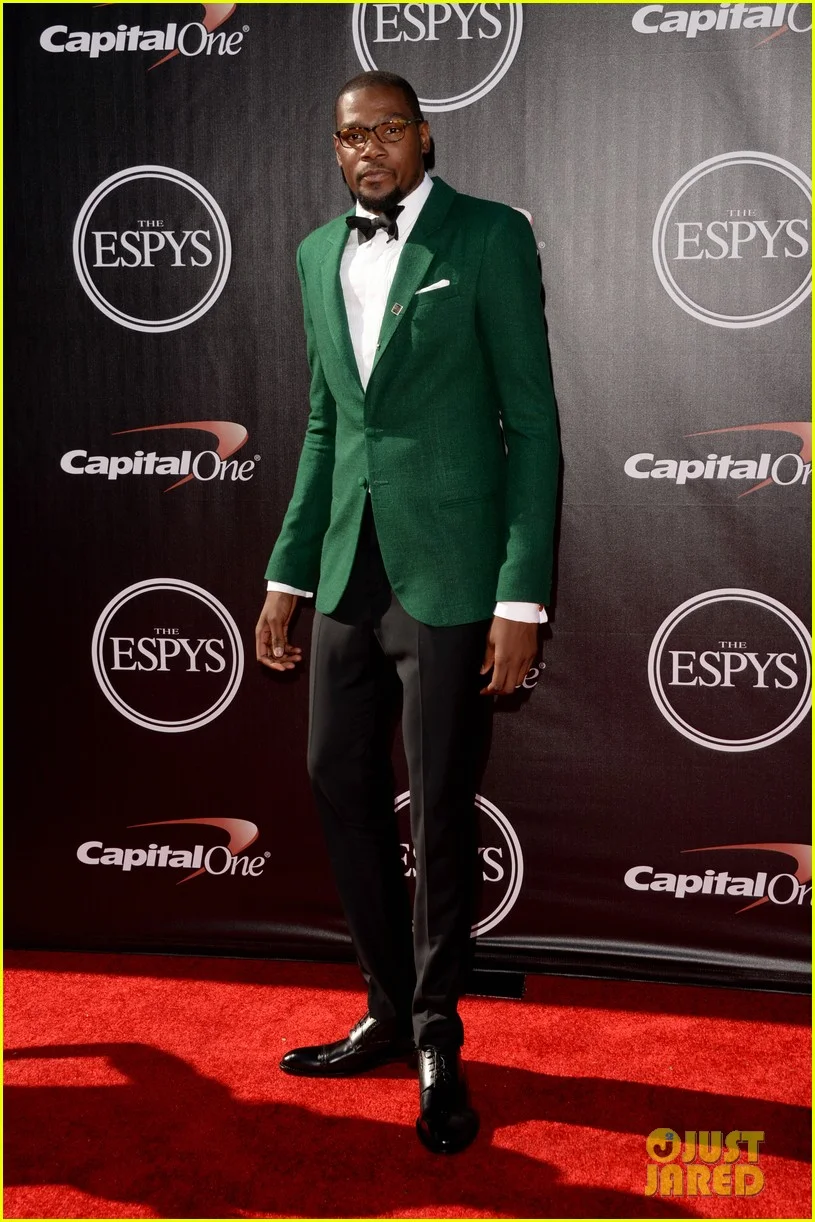 dawyne-the-rock-johnson-sports-stylish-men-espys-2014-03.jpg