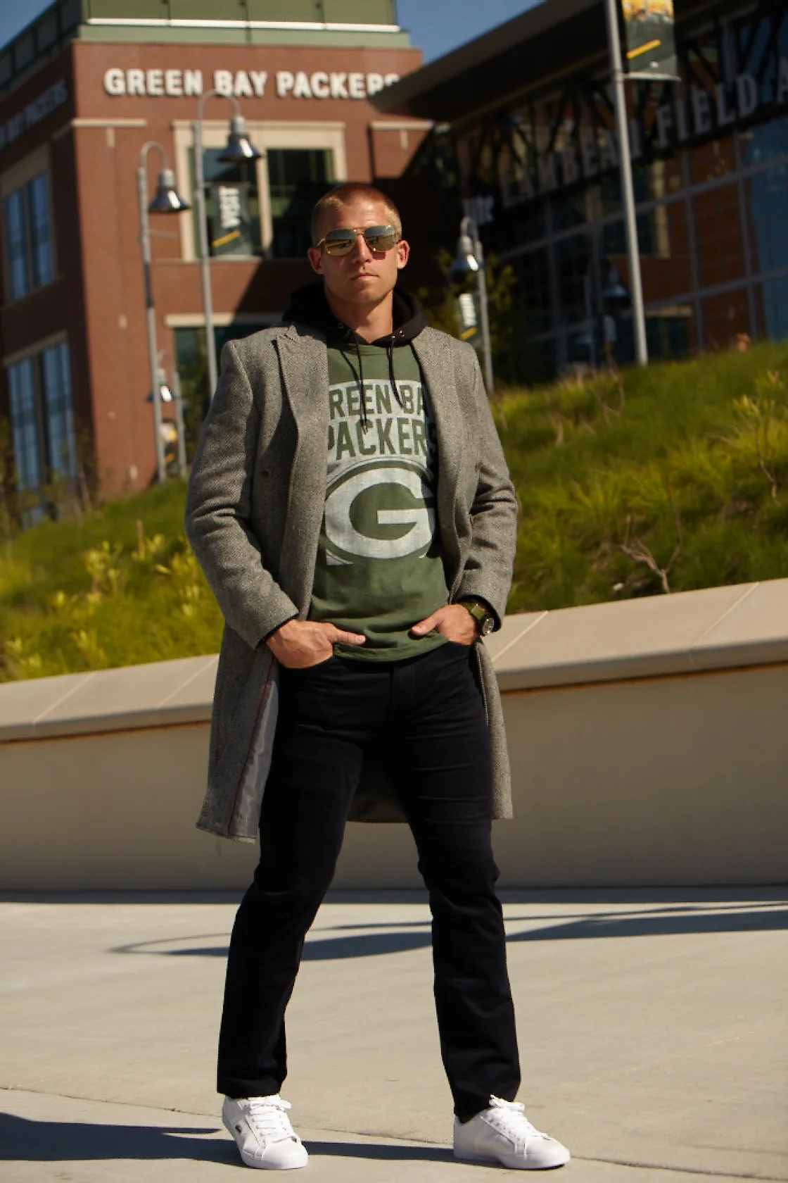 jacket GRUNGY GENTLEMAN | t-shirt NFL | hoodie I LOVE UGLY | glasses MATSUIDA | pants DOCKERS | watch VICTORINOX | shoes LACOSTE 