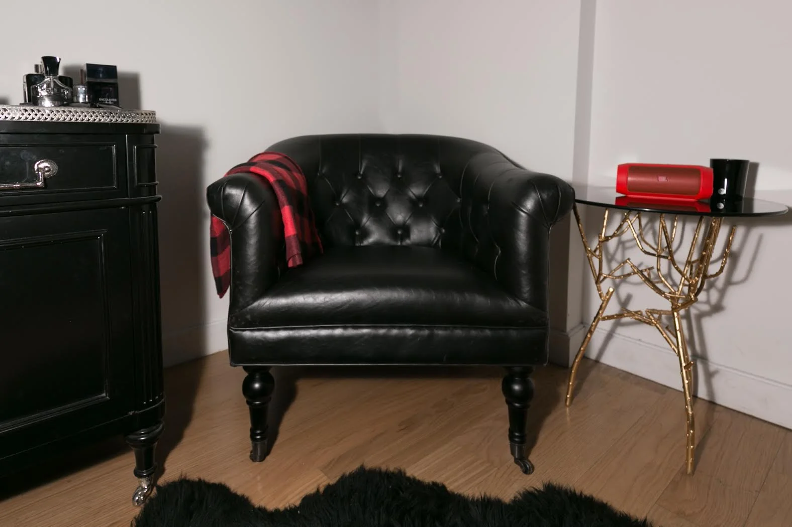 Grungy Gentleman Home Feature 21.jpg