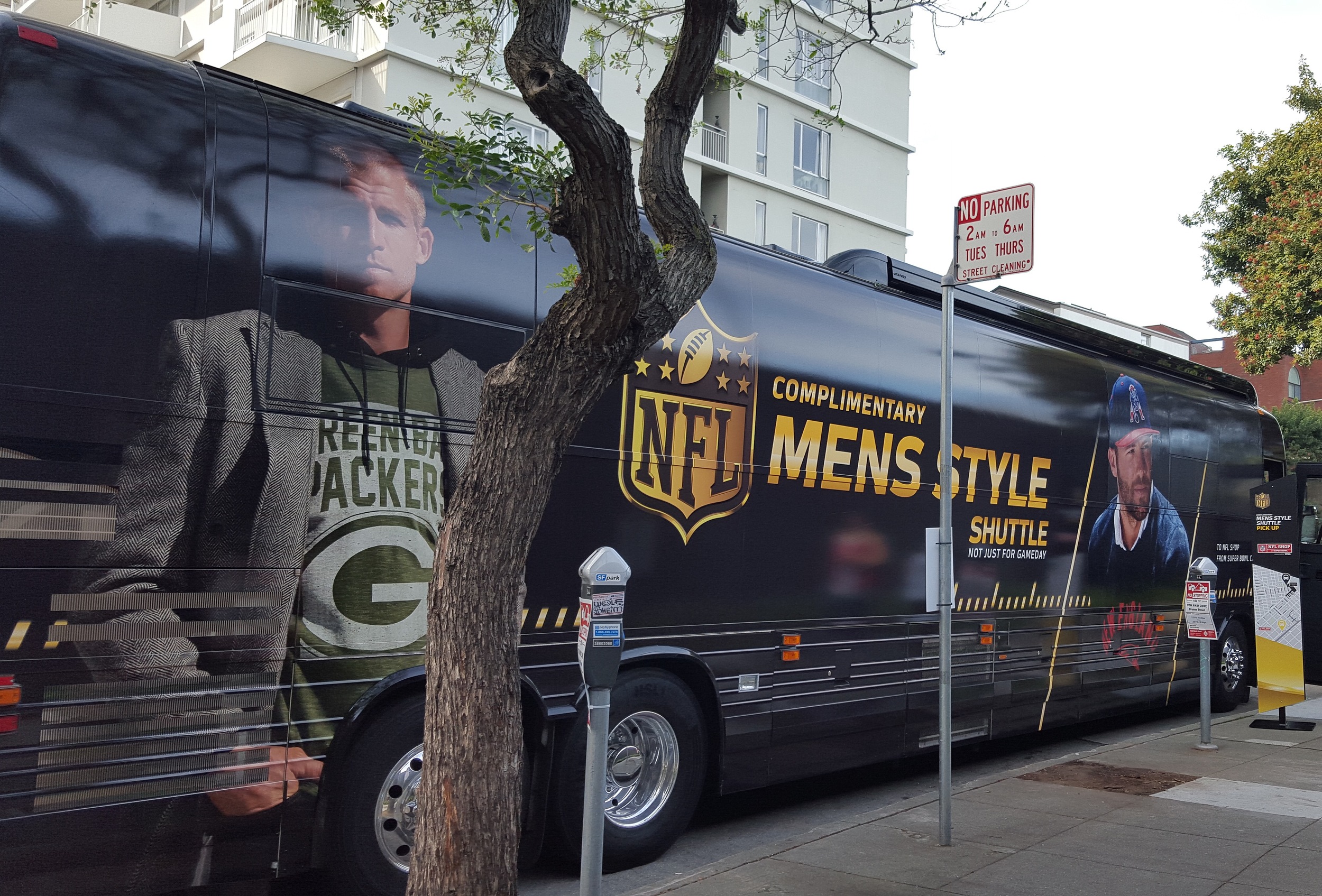 Jordy Nelson x Grungy Gentleman x NFL bus.JPG